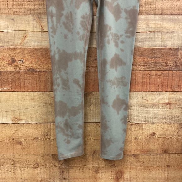 Mono B Tie Dye Full Length Leggings NWT - Picture 3 of 5